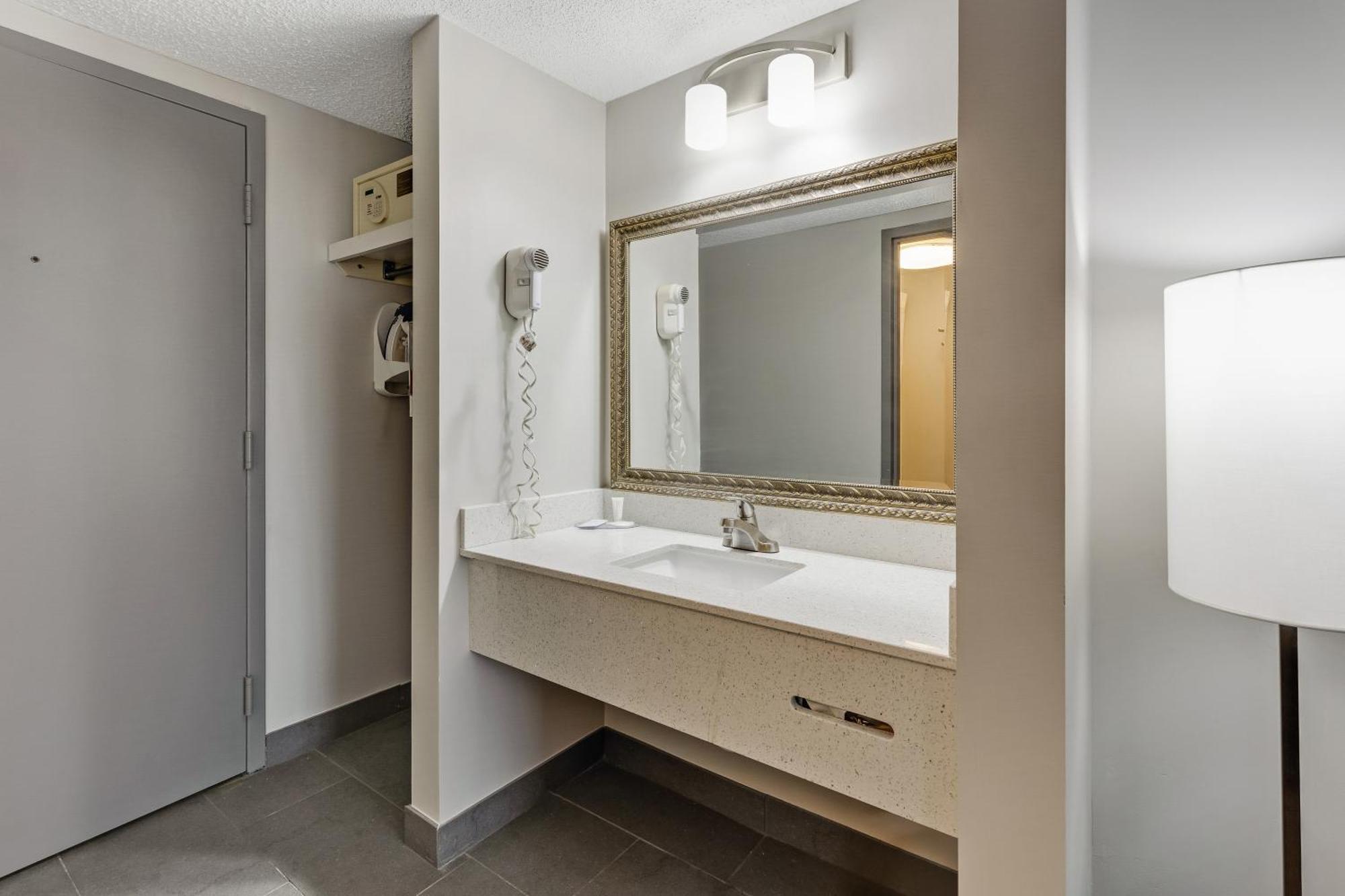 Clarion Pointe Near Erie Casino Ξενοδοχείο Εξωτερικό φωτογραφία